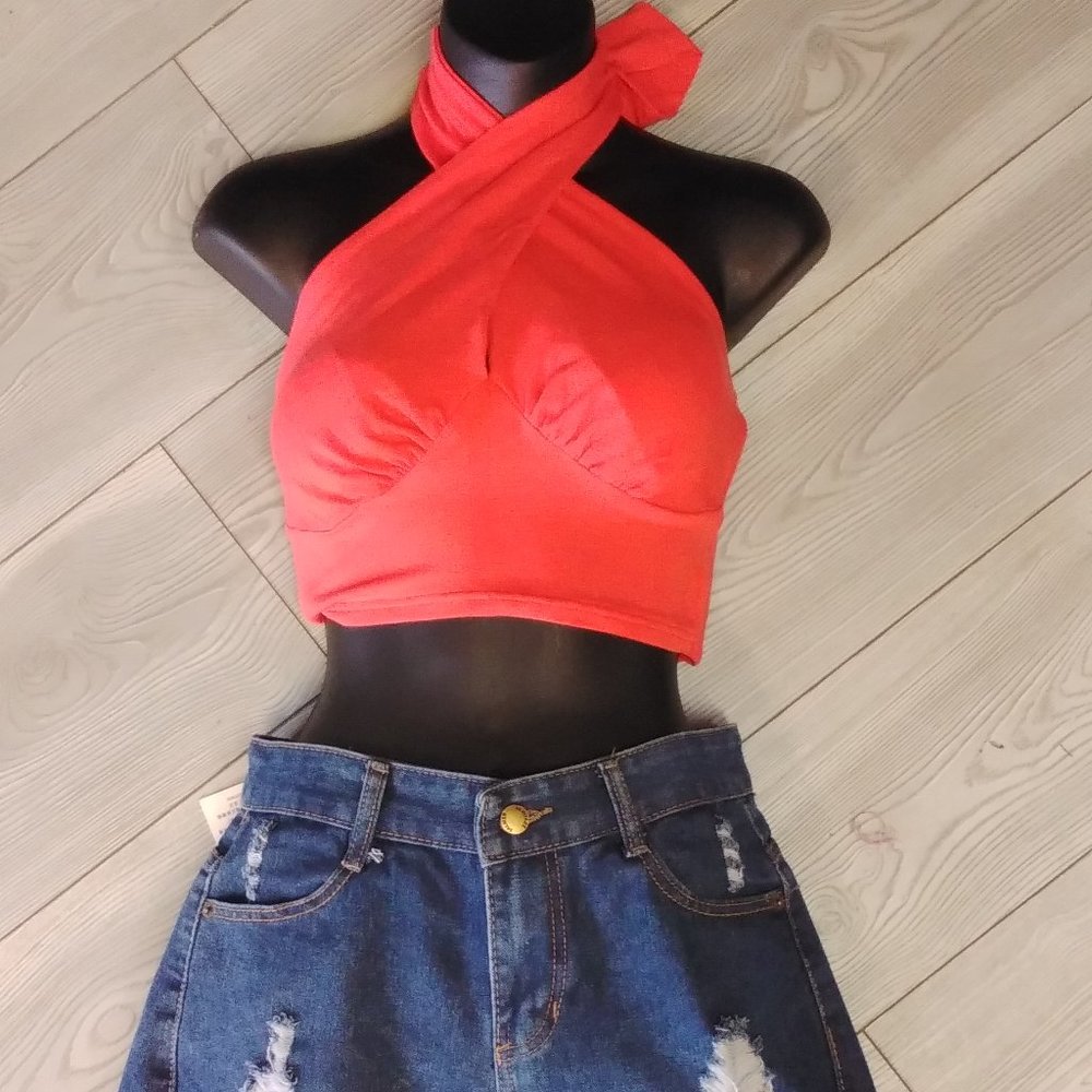 Listicle crop top